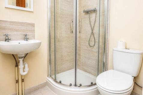 *** INCLUSIVE OF ALL BILLS *** Flat in Edmonton N9 photo 3