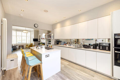 Kitchen of 102 Craiglea Drive