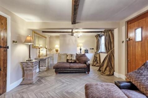 IMG_8972_3_4_easyHDR-interior3.jpg
