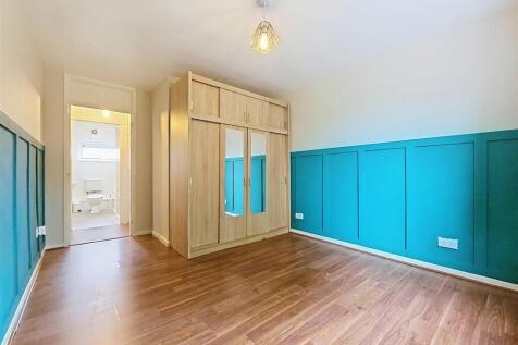 Leighton Drive, Sheffield, S14 photo 4