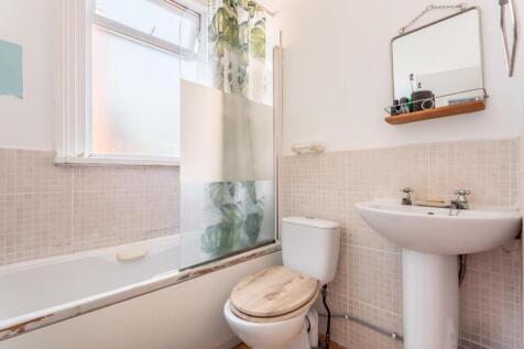 bathroom (1).jpg