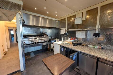 06-commercial-kitchen.jpg