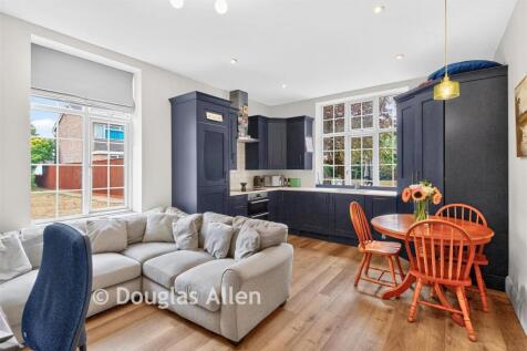 Lounge/Kitchen