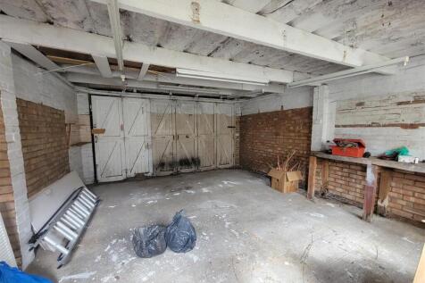 double garage to rear
