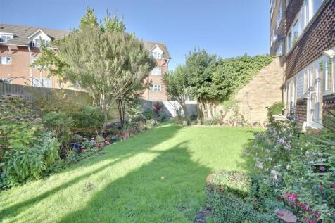 sirus garden.jpg