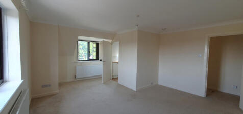 RINGWOOD, BH24 photo 3