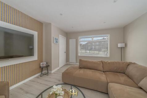 32 BALLANTRAE PLACE DUNDEE DD4 8QQ 240626 EDIT (28