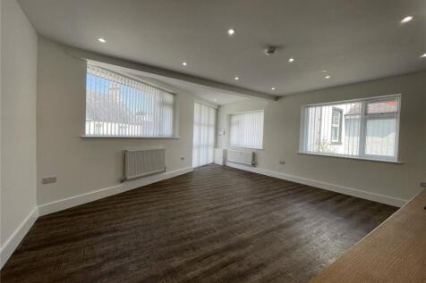 Kitchen / Lounge