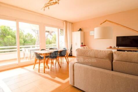Licensed flat in Coves Noves