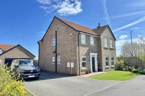 4 Bedroom House - detached for Sale
