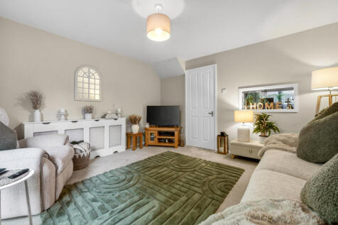 Living Room (3)