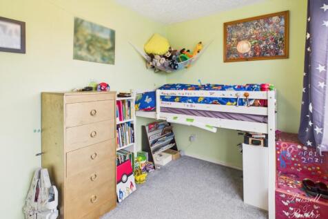 CAM01995G0-PR0403-STILL013