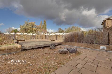 GARDEN AREA.jpg