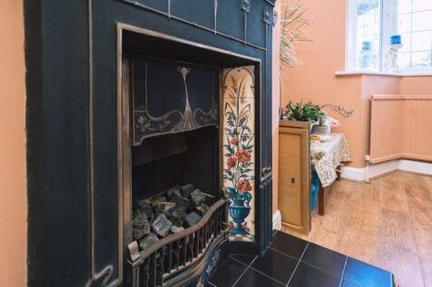 SITTING OR DINING ROOM