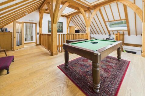 CAM03185G0-PR0119-STILL007