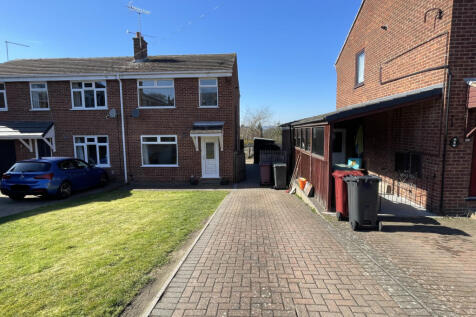 3 bedroom Semi Detached for rent