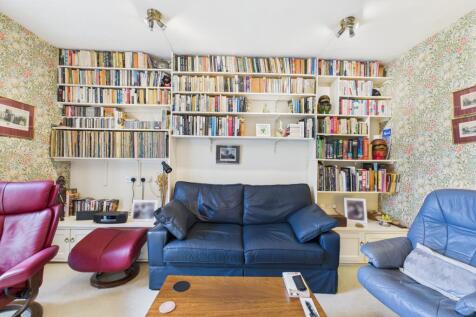 CAM04201G0-PR0106-STILL008