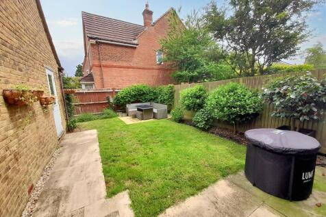 Rear garden 3 new.jpg