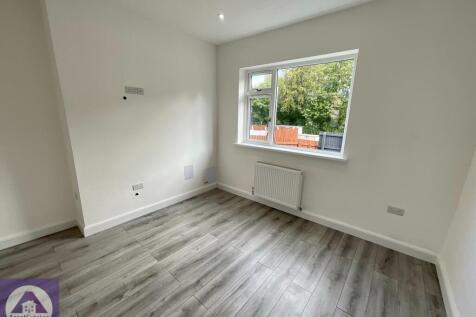 Station Road, Griffithstown, Pontypool photo 3