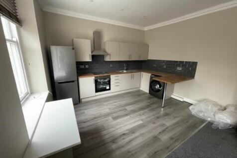 4-bed house on Dalton Square, Lancaster, £2,500/mo