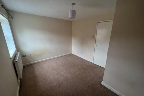 Fairburn Avenue, Crewe, Cheshire East photo 3