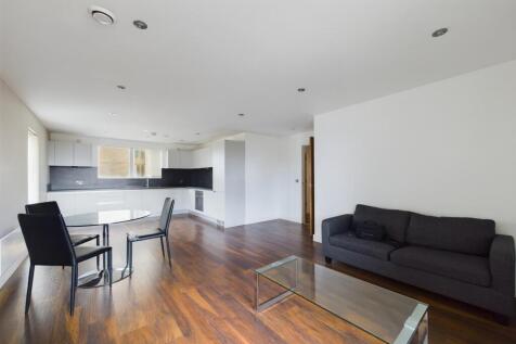 CAM01231G0-PR0052-STILL013