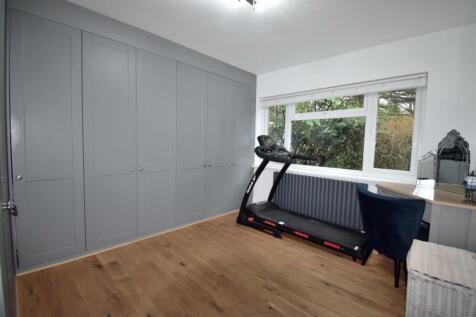 Bedroom 2 / Dressing Room