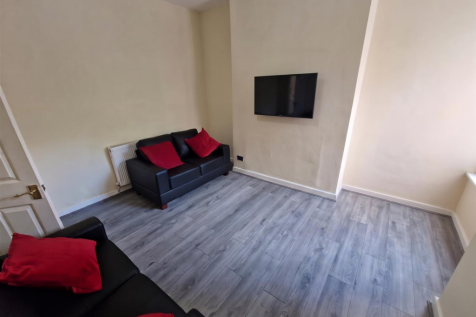 21 Barff road - living room 2.png