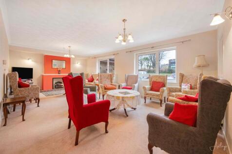 Communal Lounge 3.jpg