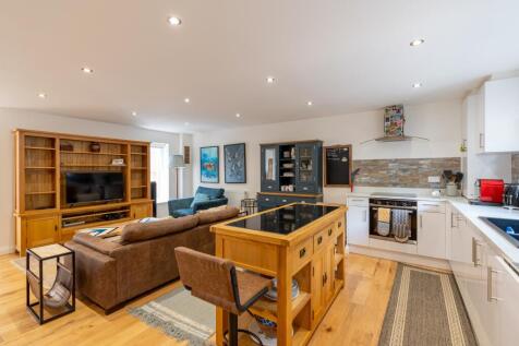 10a Foxwell Drive-03889