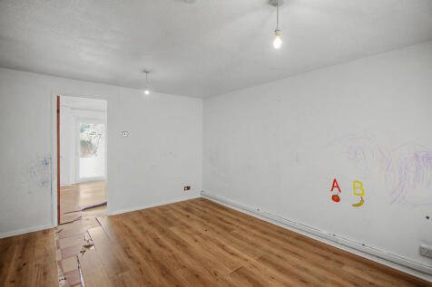 7 Pitfield Crescent, Thamesmead, London, SE28 8RG