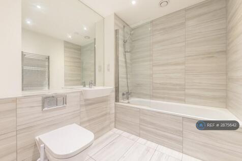 Main Bathroom (Bathroom 2)