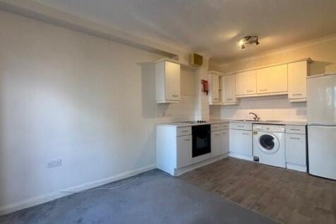 Valley House, EN8 8JB photo 3