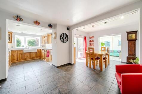 25 Bradden Road, Greens Norton (23).jpg