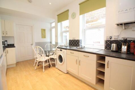 Five Bed Student House - £105 pppw plus bills, Tenth Avenue, Heaton photo 3