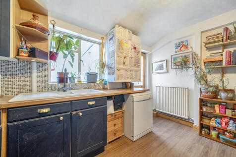 1371215-9-68f8f93...