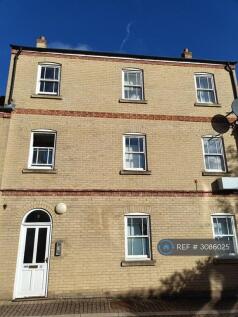 2-bed flat on Royal Oak Passage, Huntingdon, PE29, £925/mo
