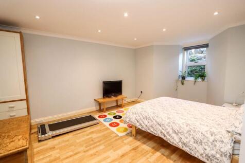 Games Room/Bedroom 5