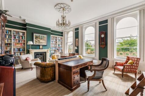 Drawing room / Library