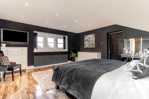 Master Bedroom - B.jpg