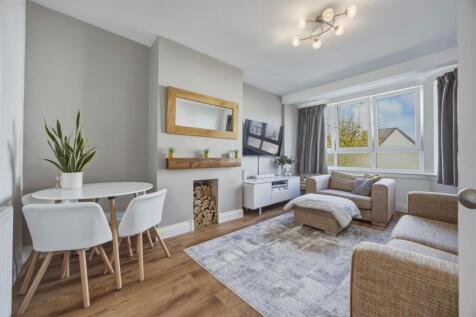 15-11_ERISKA_AVE_GLASGOW_015.jpg