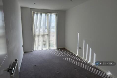 Collett Mansions, Barking, IG11 photo 3
