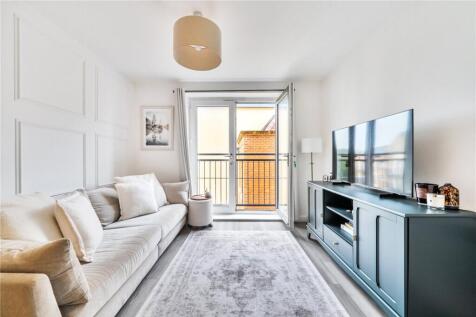Farnham, GU9 - property photo
