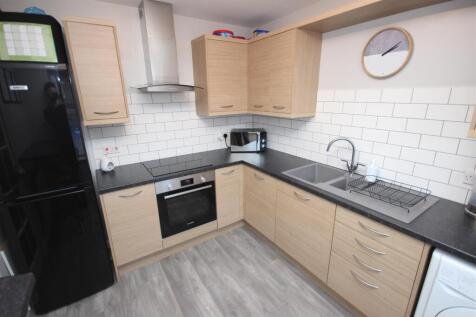 FITTED KITCHEN
