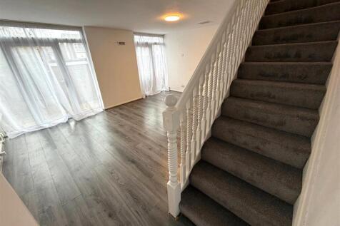 Everleigh Close, Prenton photo 4