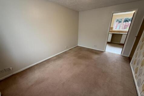 Cheltenham Drive, Chippenham photo 5