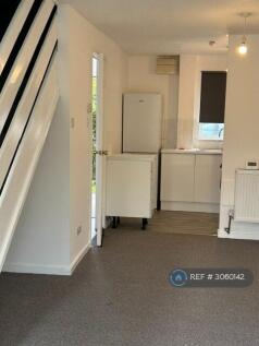Bramble Avenue, Conniburrow, Milton Keynes, MK14 photo 3