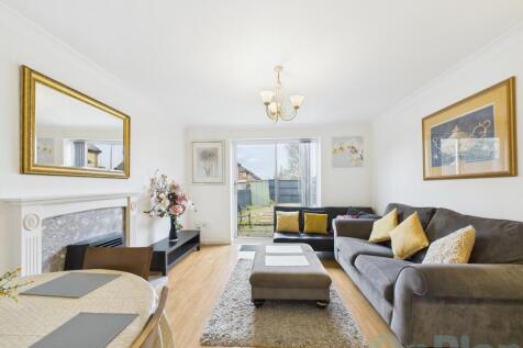 CAM04024G0-PR0022-STILL001