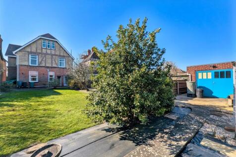 Rear / Garden / Garage