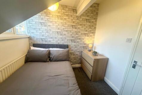 Glebe Avenue (Room 3), Kirkstall, Leeds photo 5